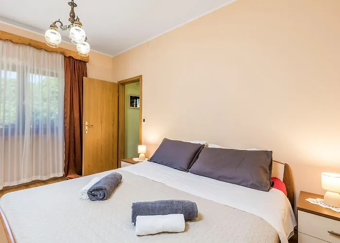 2 Bedroom Gorgeous In