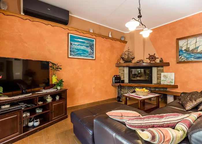 2 Bedroom Gorgeous In *