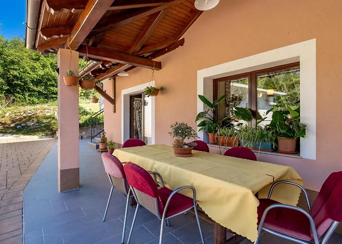 2 Bedroom Gorgeous In *