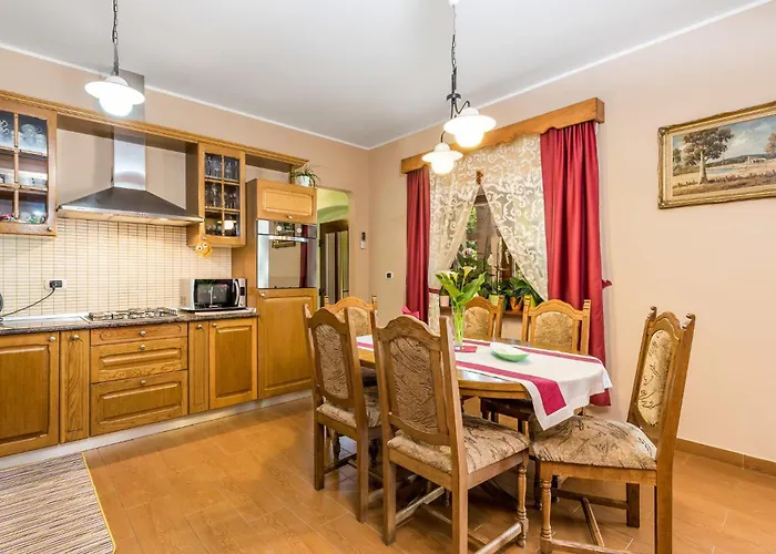 2 Bedroom Gorgeous In